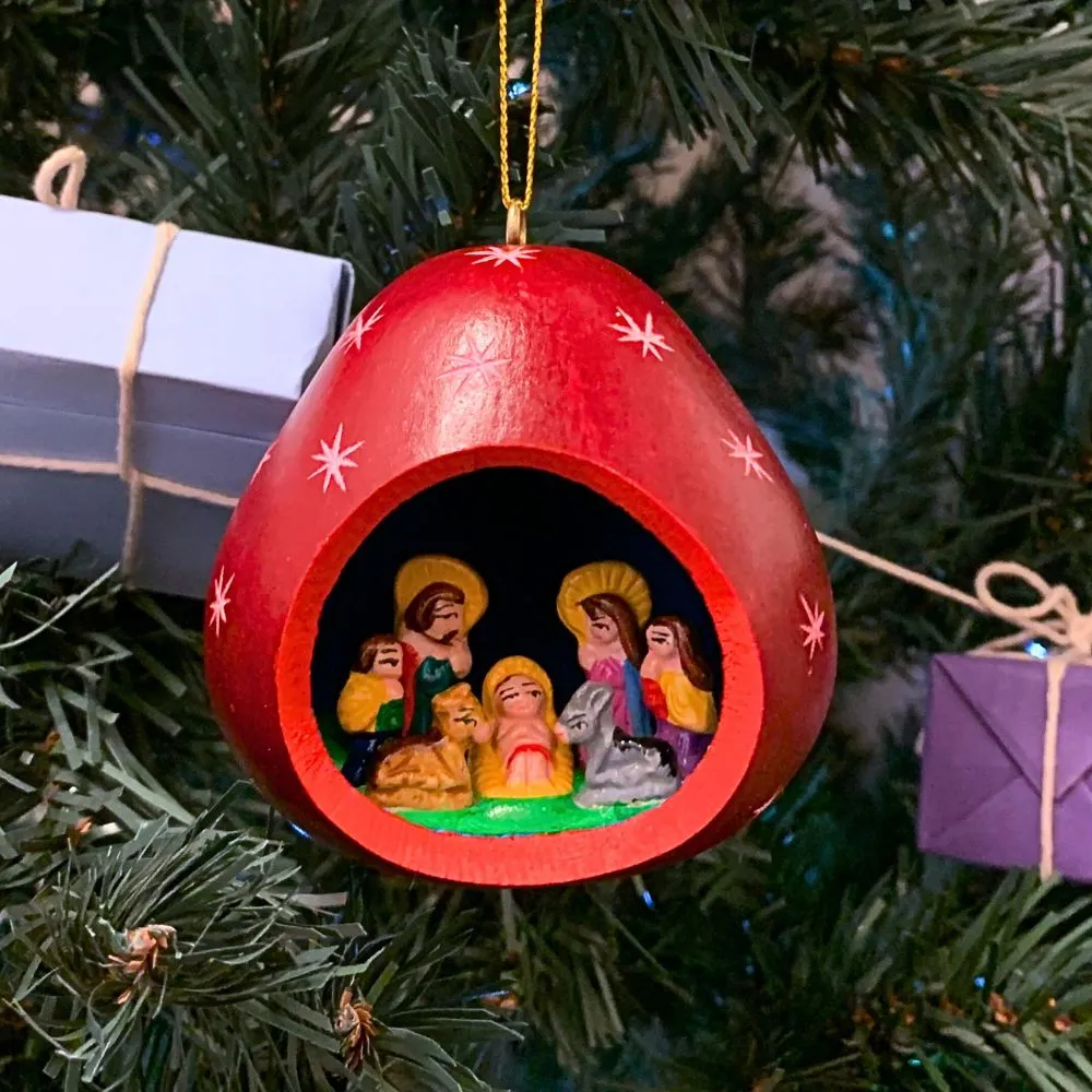 Gourd Ornament - Nativity Scene