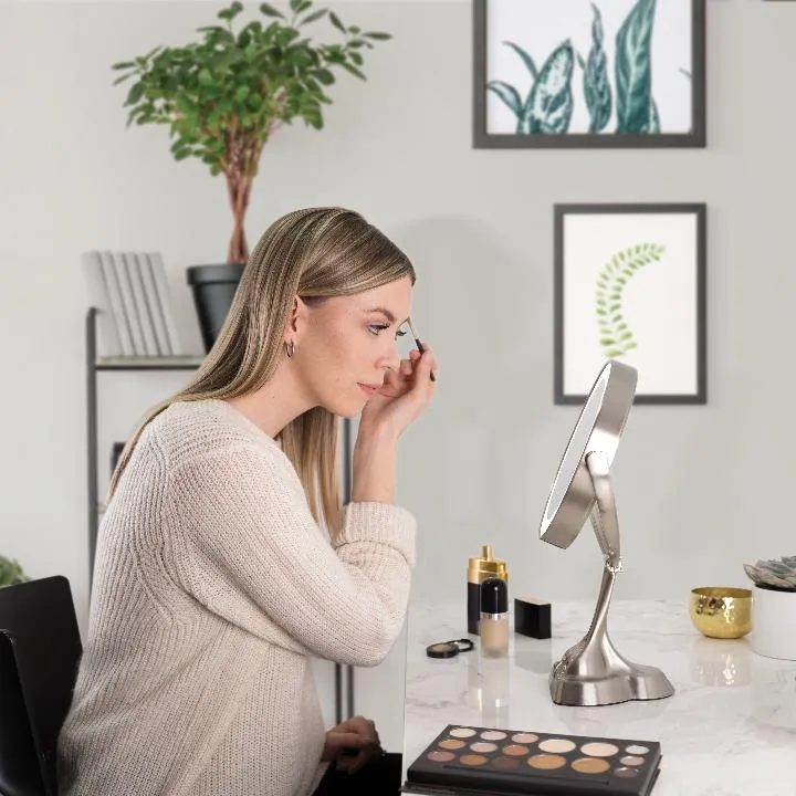 Lighted Makeup Mirror with Magnification & Smart Dim