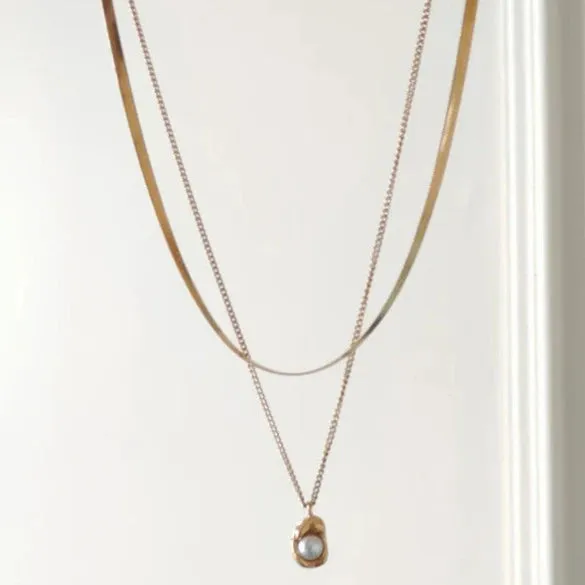 Melting Pearl Necklace
