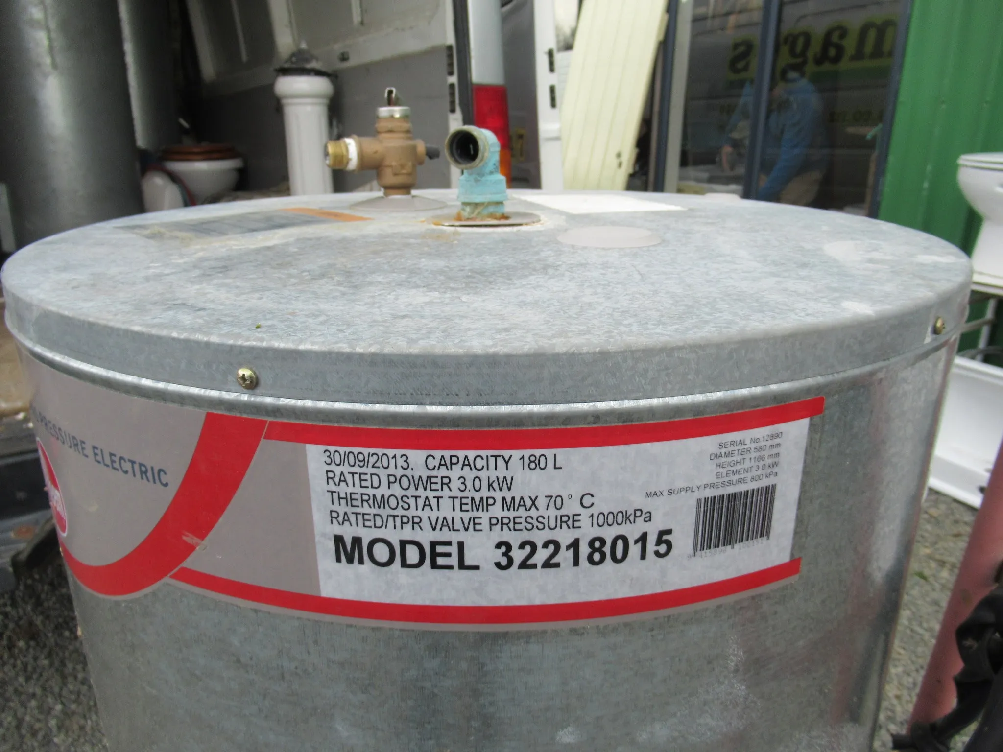 Rheem Vitreous Enamel Main Pressure Electric Hot Water Cyclinder 180L 1160H x 580Dia
