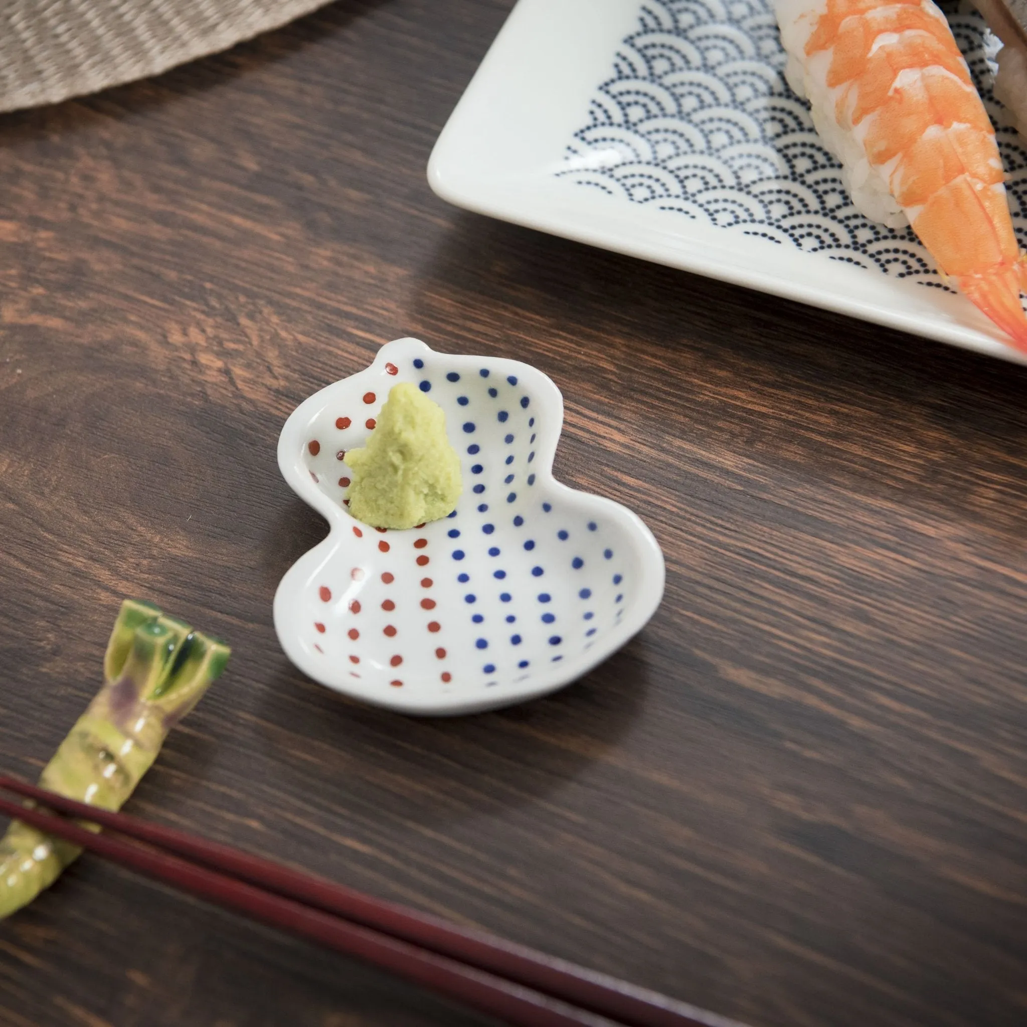 Soukyu Kiln Gourd Shaped Kutani Sauce Plate