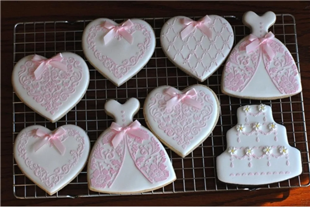 Swirl Valentine Heart Round Cookie Stencil Set by Designer Stencils