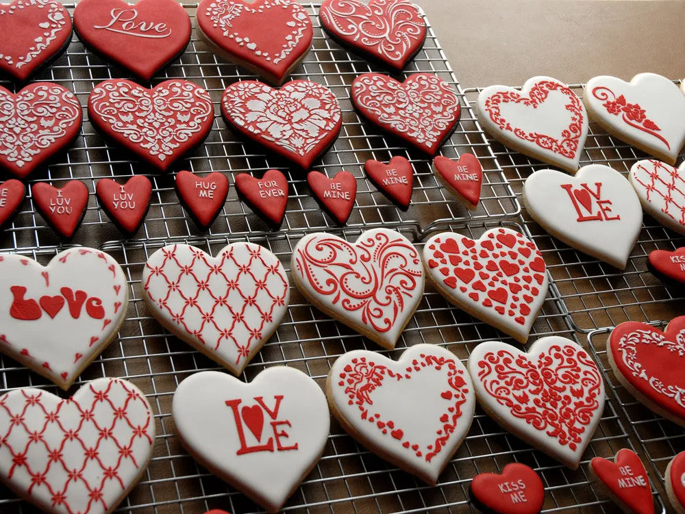 Swirl Valentine Heart Round Cookie Stencil Set by Designer Stencils